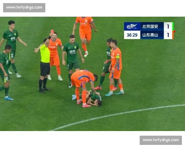 谢晖阳飞铲门将染黄 无锡门神姜何神扑助球队 2-0 取胜 谢晖阳飞铲门将染黄 无锡门神姜何神扑助球队 2-0 取胜