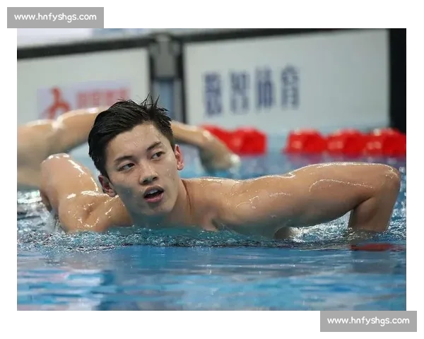 汪顺潘展乐世运会彩排：执旗手对视憋笑引热议，奥运冠军携手展风采